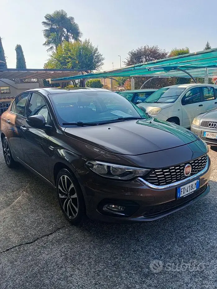 Usata Fiat Tipo Lounge 120 CV (88 kW) 2016 Marrone Berlina
