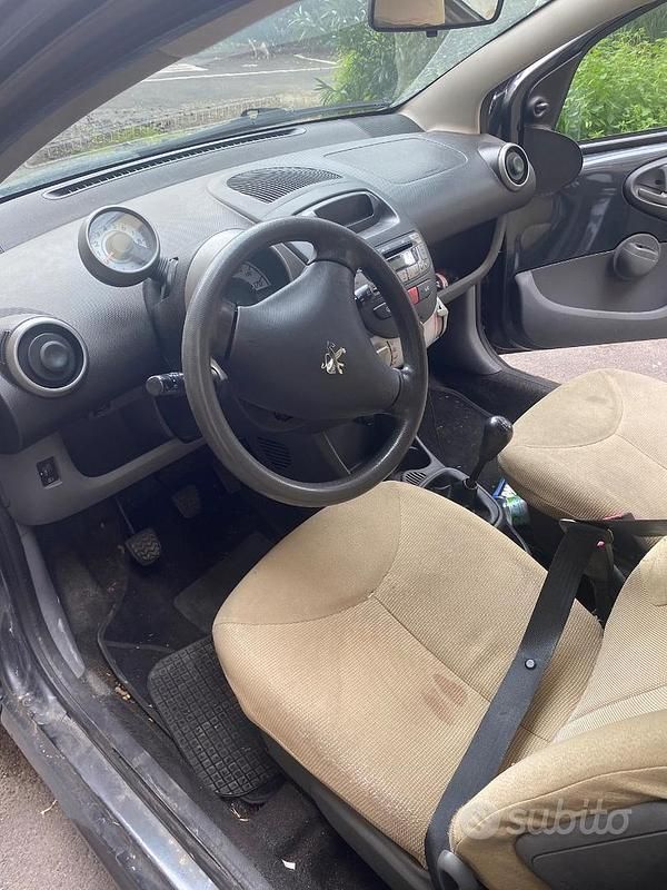 Usata Peugeot 107 68 CV (50 kW) 2008 Grigio Utilitaria