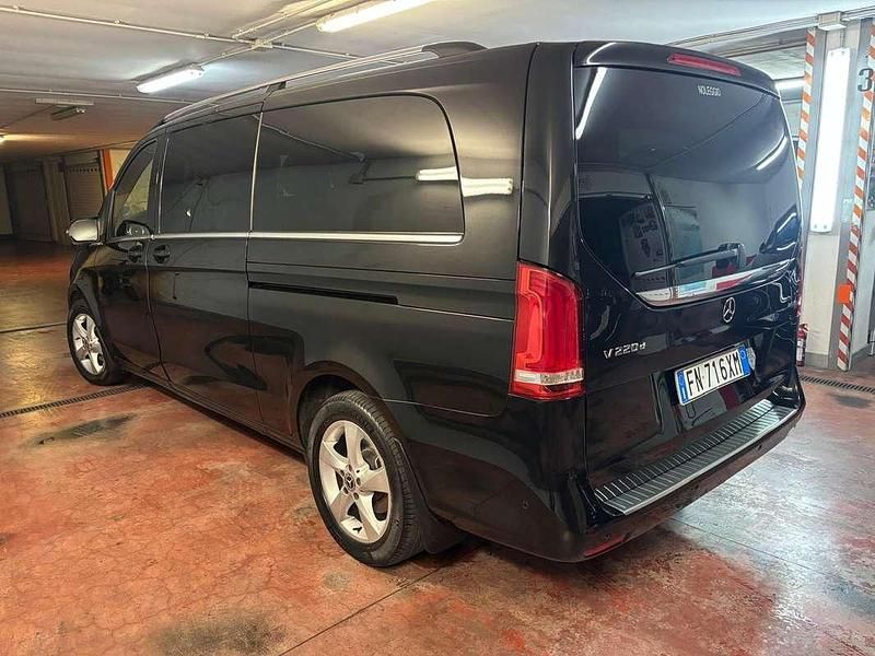 Usata Mercedes V220 163 CV (119 kW) 2018 Nero Monovolume