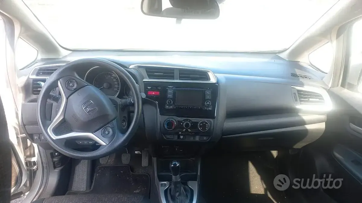 Usata Honda Jazz Trend 102 CV (75 kW) 2017 Grigio Utilitaria