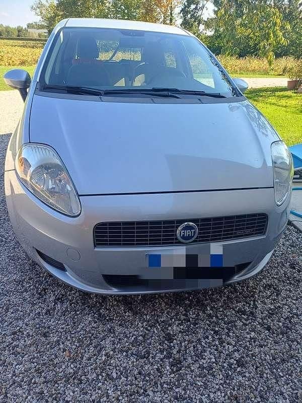 Usata Fiat Grande Punto Dynamic 75 CV (55 kW) 2007 Argento Utilitaria