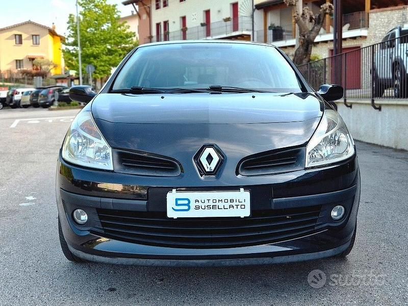 Usata Renault Clio II 74 CV (54 kW) 2007 Nero Berlina