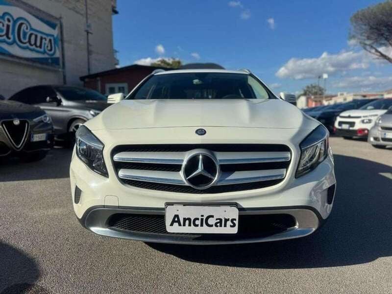 Bianco Usata 2015 Mercedes GLA200 SUV | 11.990 € (Ottimo prezzo) - Immagine 1/4