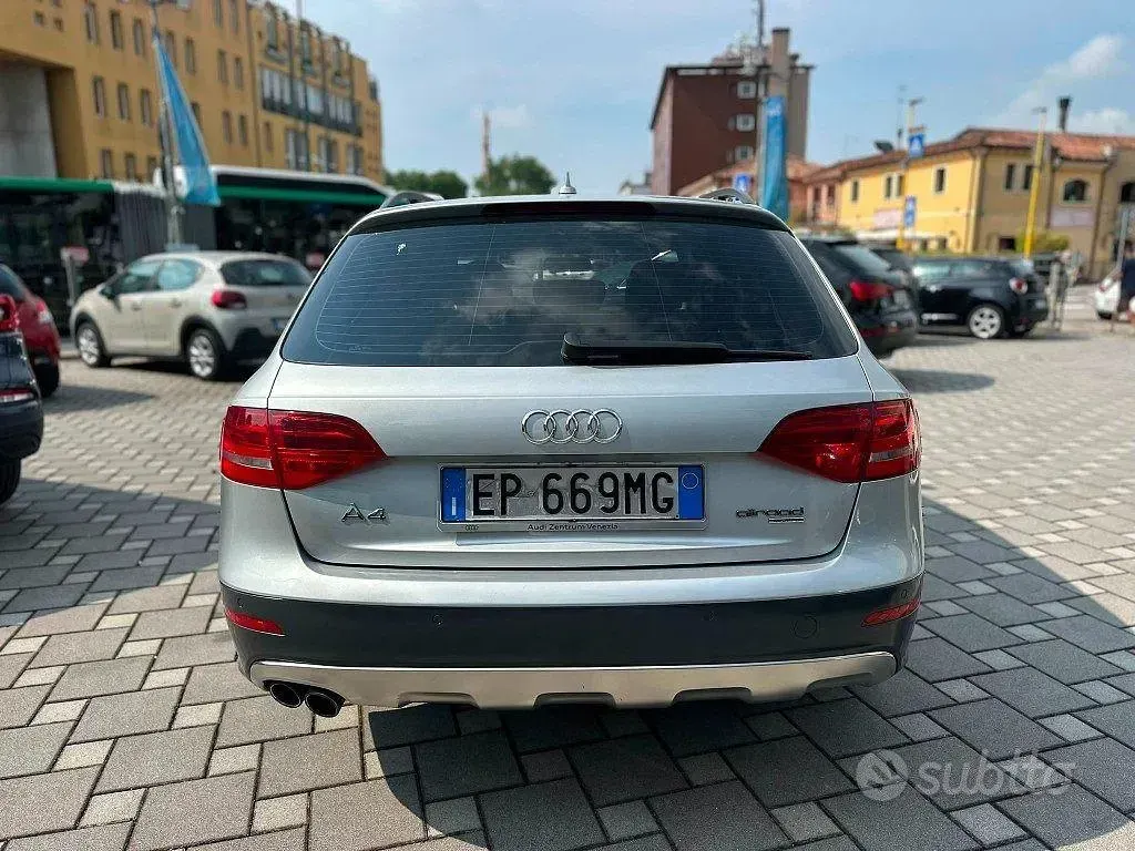 Usata Audi A4 Allroad Business 177 CV (130 kW) 2012 Grigio Station wagon