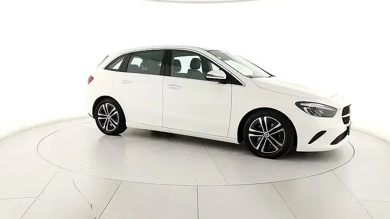 Begagnad Mercedes 180 Advanced Plus 116 HK (85 kW) 2024 Vit Sedan