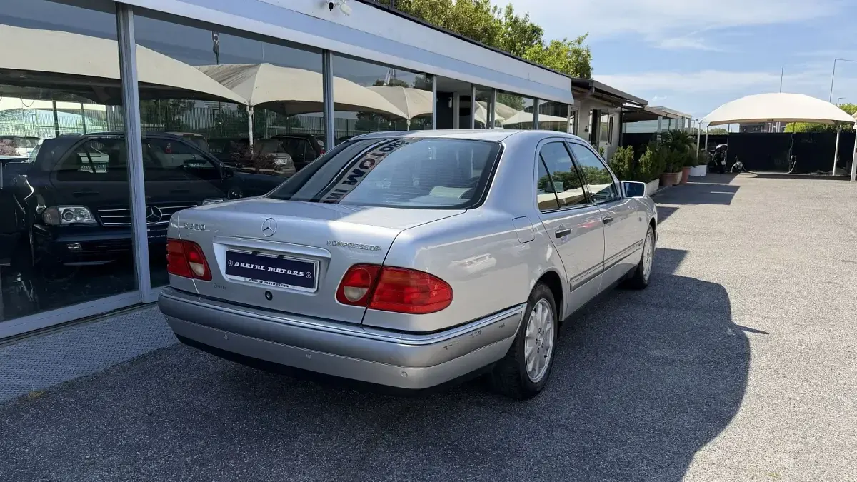 Usata Mercedes E200 1998 Argento