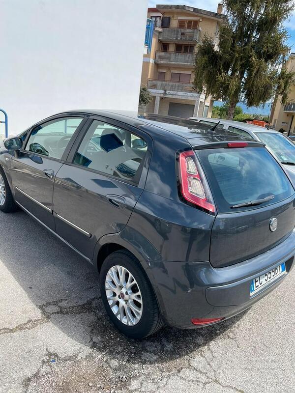 Usato 2010 Fiat Punto Evo 1.4 Benzin 77 CV (3.000 €)