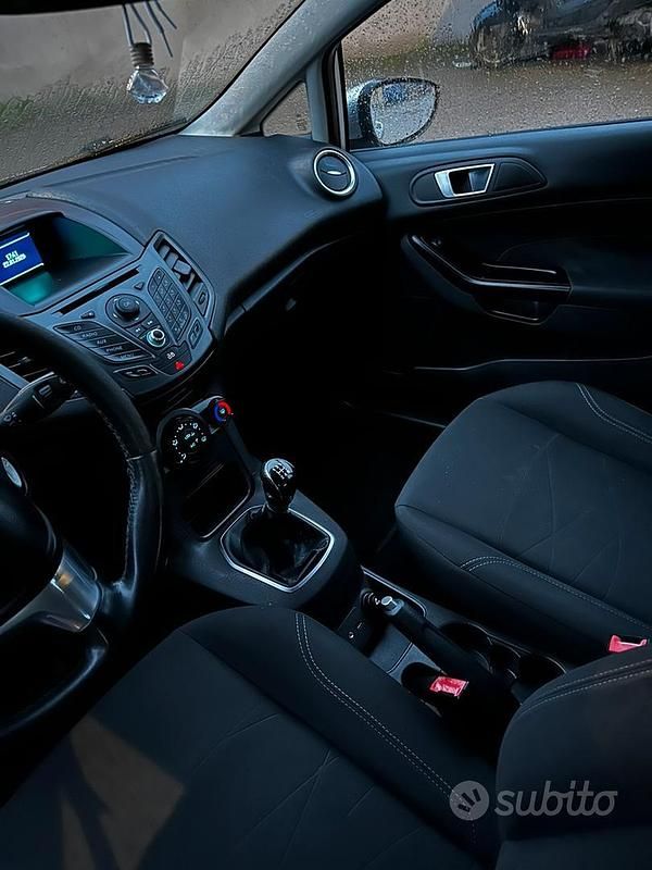 Usata 2015 Ford Fiesta Berlina | 6000 € (Ottimo prezzo) - Immagine 1/3