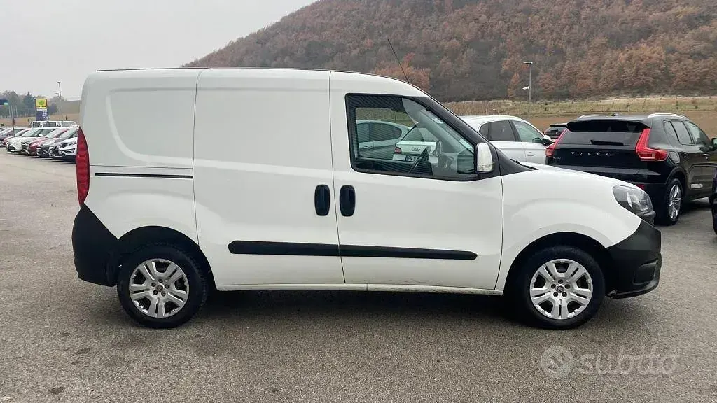Usata Fiat Doblò S 95 CV (69 kW) 2018 Bianco Monovolume
