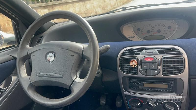 Usata Lancia Ypsilon 2002 Grigio Utilitaria