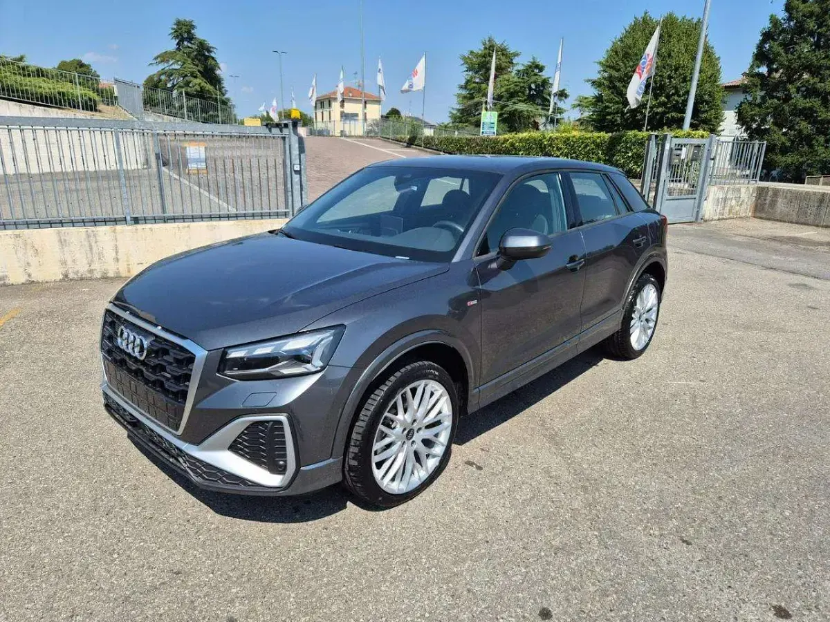 Usata Audi Q2 S-Line 150 CV (110 kW) 2025 Grigio scuro SUV