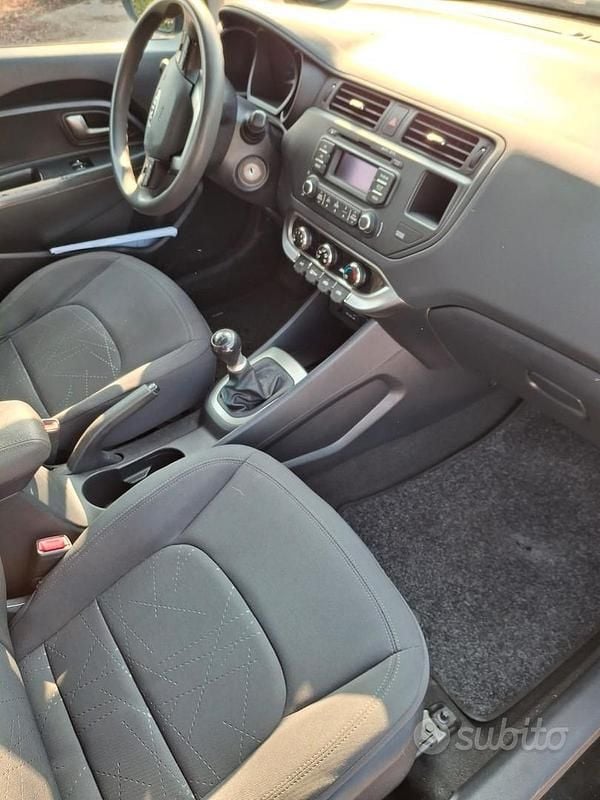 Usata Kia Rio 2013 Nero Berlina