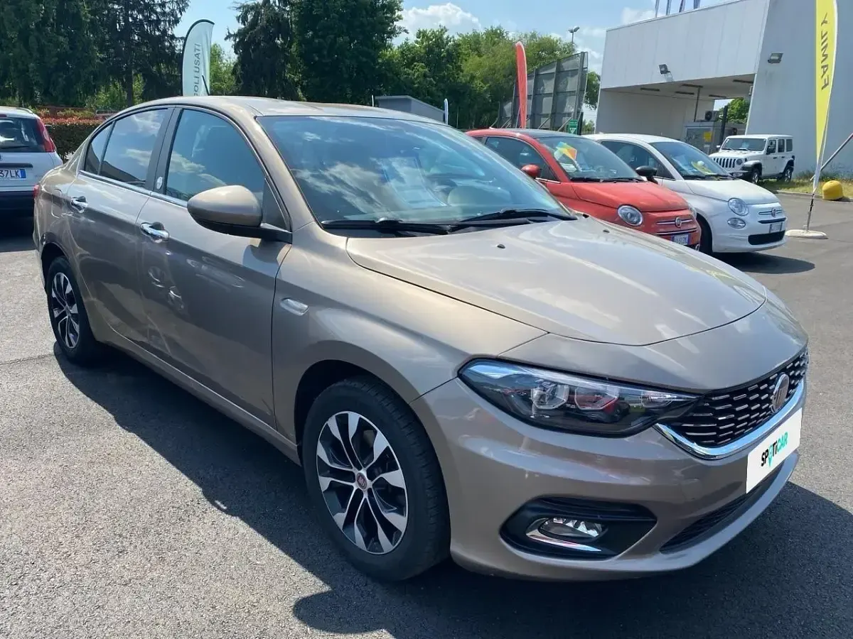 Usata Fiat Tipo Mirror 95 CV (69 kW) 2020 Beige Berlina