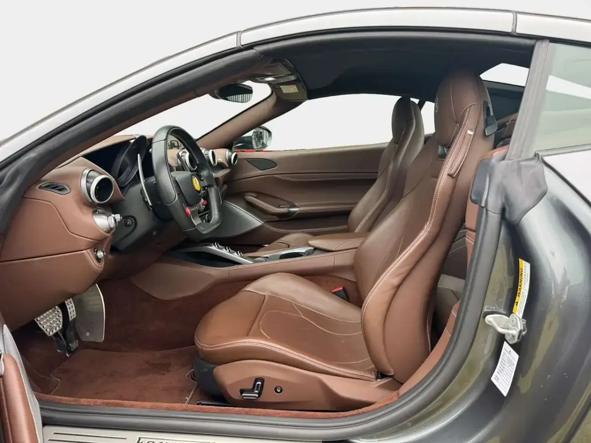 Usata Ferrari Portofino 620 CV (456 kW) 2022 Grigio Cabrio