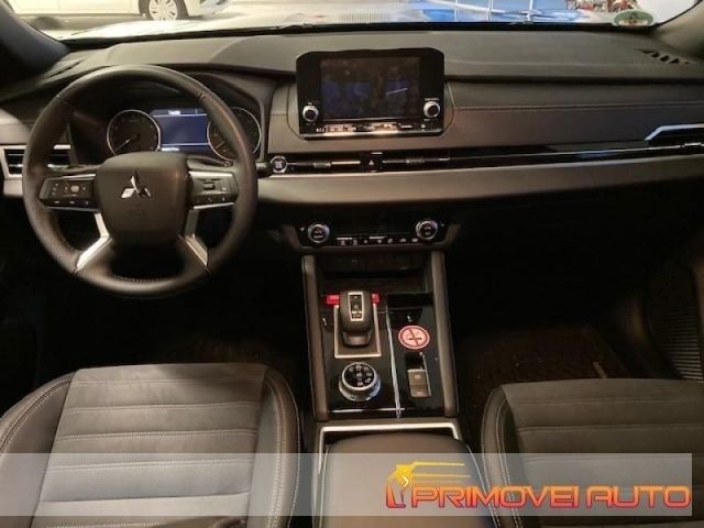 Nero Usata 2022 Mitsubishi Outlander Edition SUV | 55.900 € - Immagine 1/4