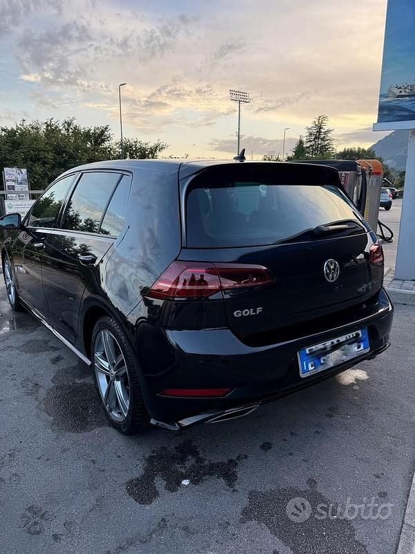 Usata VW Golf VII R-line 116 CV (85 kW) 2018 Utilitaria