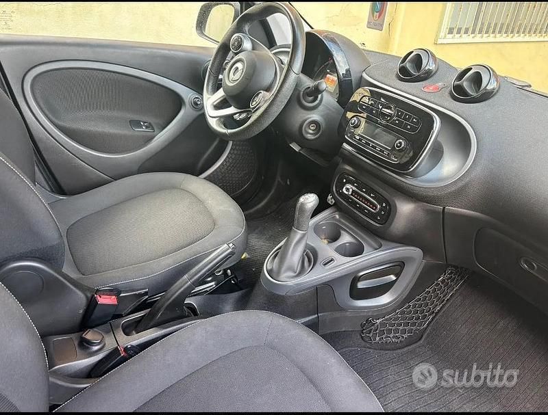 Usata Smart ForFour 71 CV (52 kW) 2017 Grigio Utilitaria