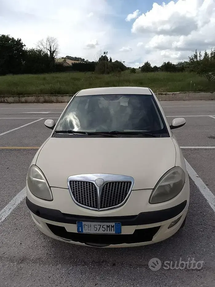 Usata Lancia Ypsilon 80 CV (58 kW) 2005 Utilitaria