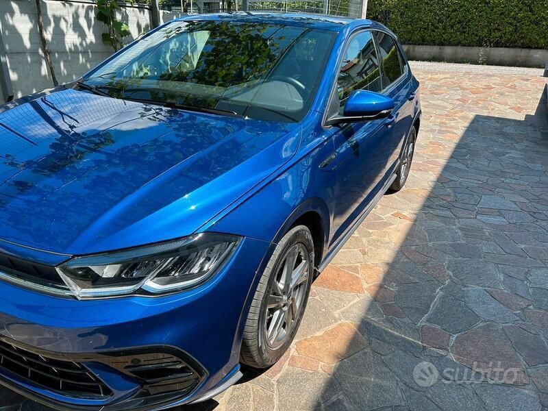 Usata VW Polo R-line 95 CV (69 kW) 2022 Blu/azzurro Utilitaria