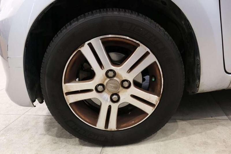 Usata Subaru Justy 69 CV (50 kW) 2009 Argento Utilitaria