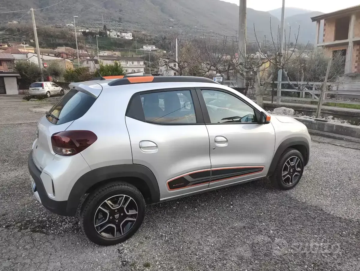 Usata Dacia Spring Comfort Plus 19 kW (26 CV) 2021 Grigio Utilitaria