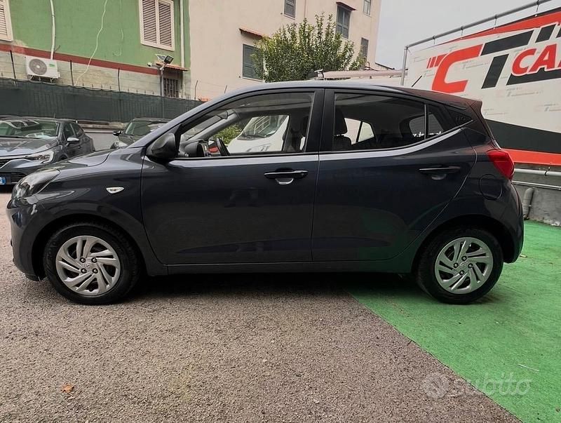 Usata Hyundai i10 Advanced 66 CV (48 kW) 2022 Grigio Utilitaria