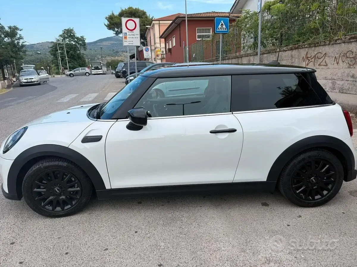 Usata Mini Cooper Essential 136 CV (100 kW) 2023 Bianco Utilitaria