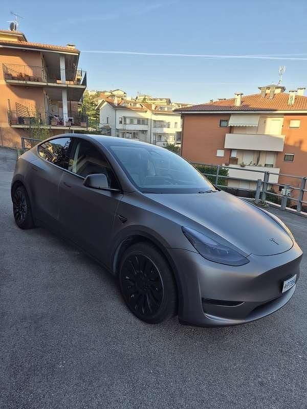 Usata Tesla Model Y Performance 250 kW (340 CV) 2023 Grigio SUV