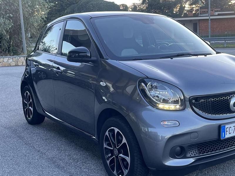 Usata Smart ForFour Passion 71 CV (52 kW) 2016 Grigio Utilitaria