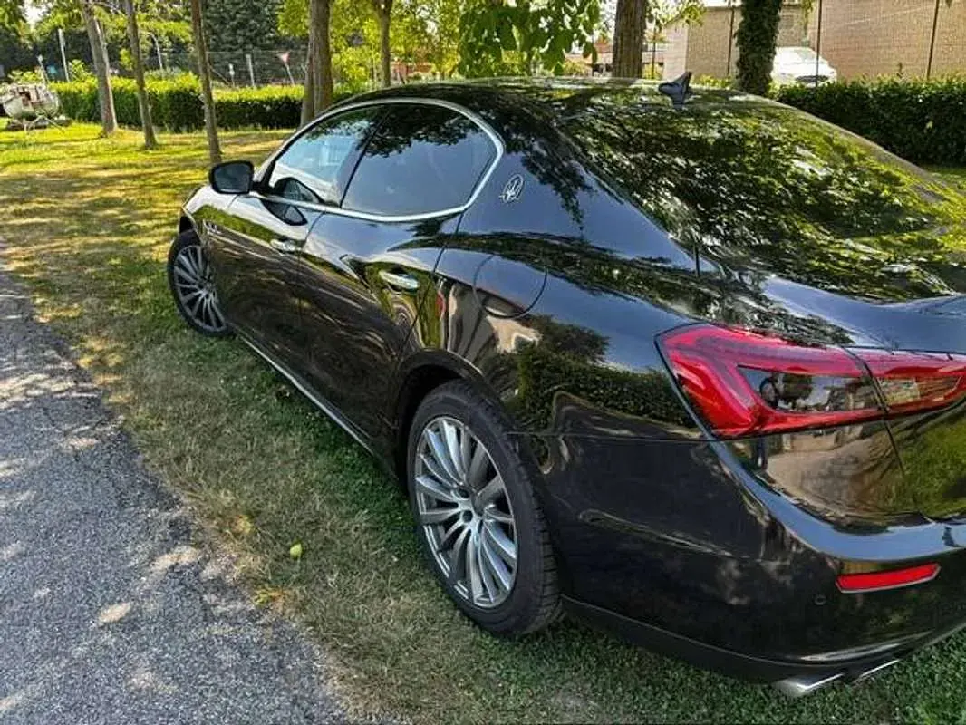 Usata Maserati Ghibli 275 CV (202 kW) 2017 Nero Berlina