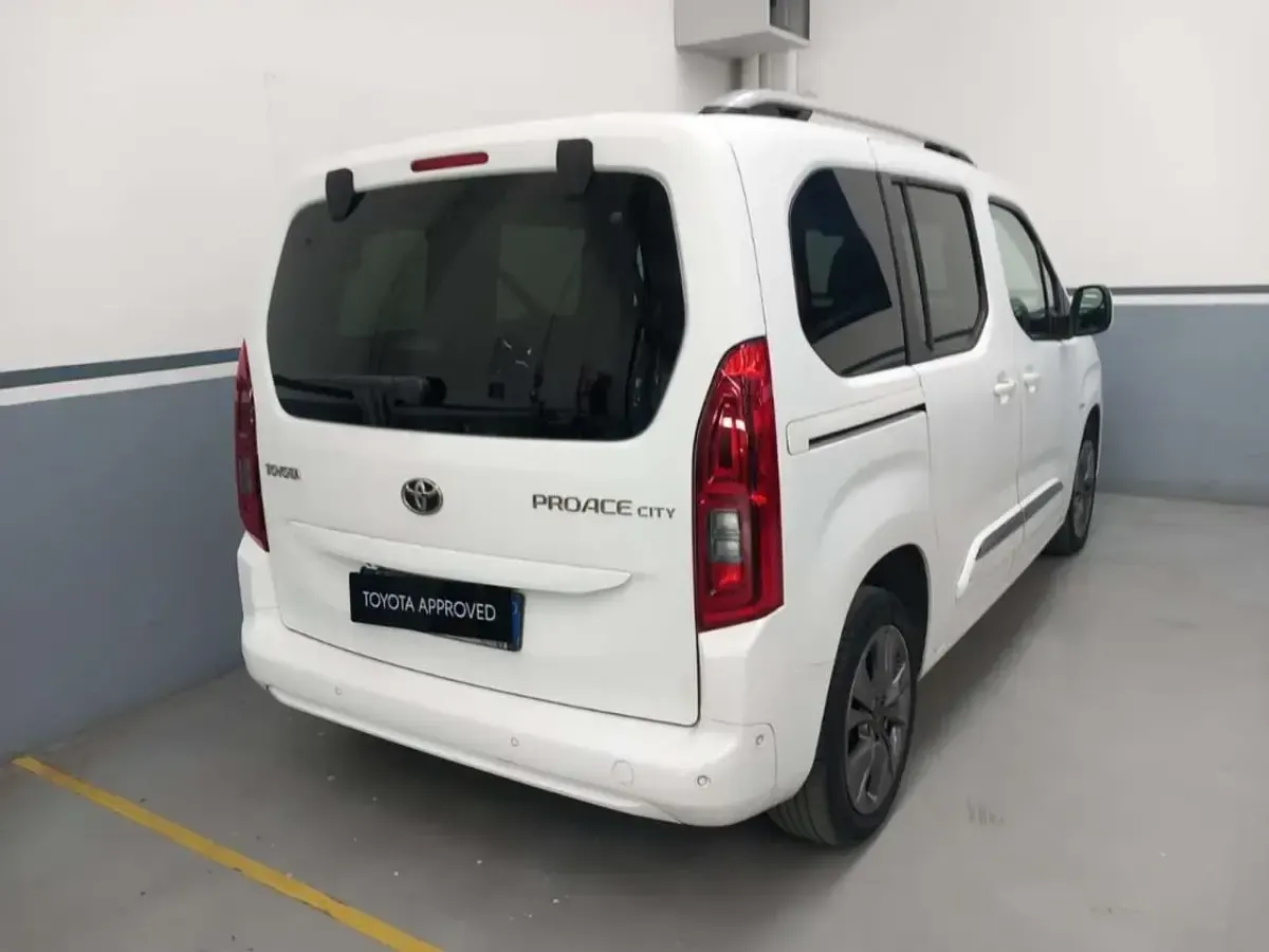 Usata Toyota Proace Verso City 131 CV (96 kW) 2020 Bianco Station wagon
