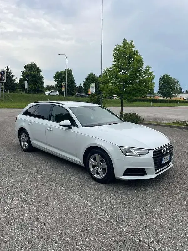 Usata Audi A4 Business Plus 150 CV (110 kW) 2018 Bianco Station wagon