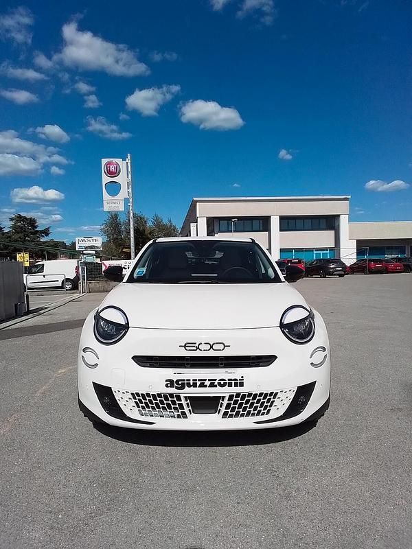 Usata Fiat 600 La Prima 101 CV (74 kW) 2025 Bianco SUV