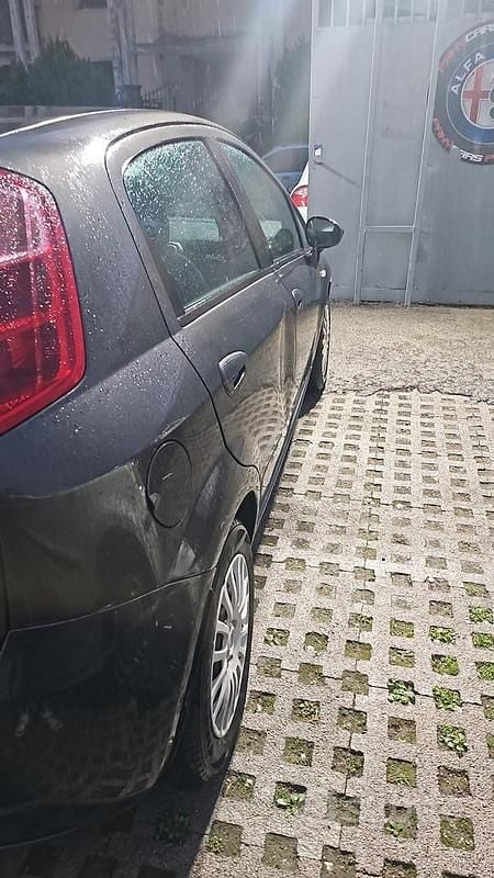 Usado Fiat Grande Punto 65 HP (47 kW) 2009 Preto Citadino
