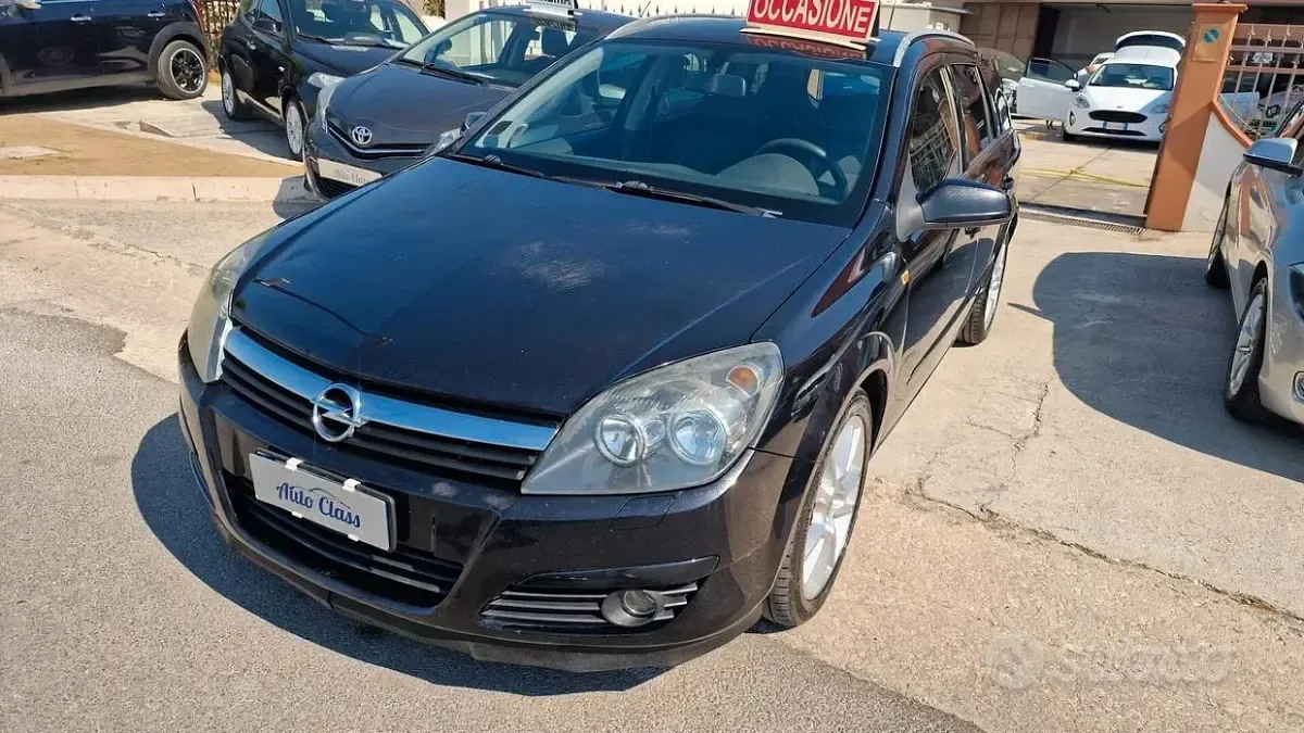 Usata Opel Astra Club 101 CV (74 kW) 2004 Nero Berlina
