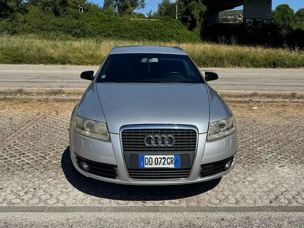 Usata Audi A6 Ambiente 140 CV (102 kW) 2006 Argento Station wagon