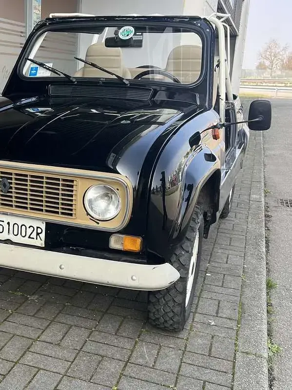 Usata Renault R4 33 CV (24 kW) 1987 Nero Berlina