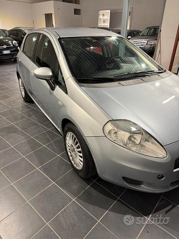 Usata Fiat Grande Punto 90 CV (66 kW) 2008 Grigio Utilitaria