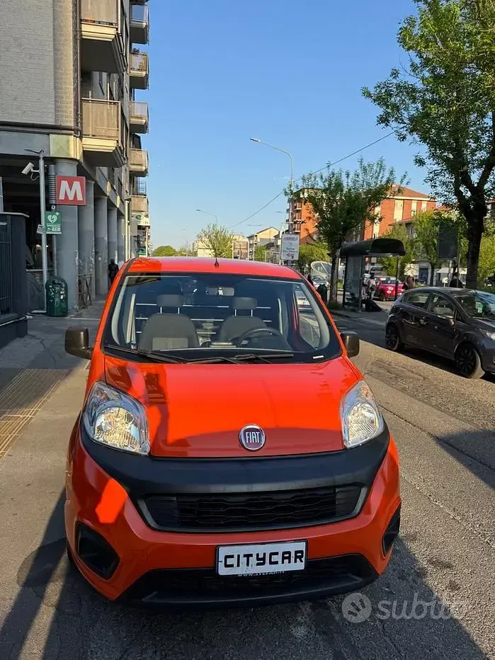 Usata Fiat Qubo Trekking 77 CV (56 kW) 2018 Arancione Monovolume