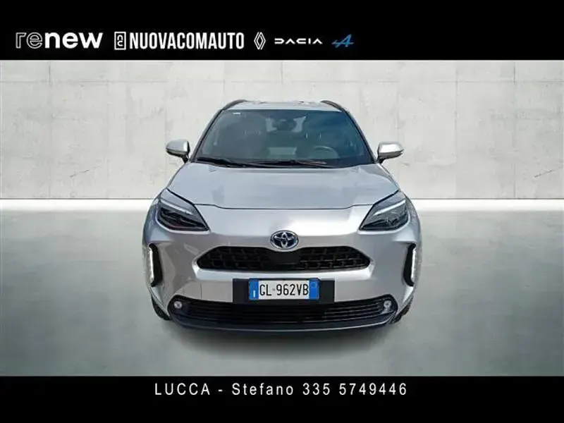 Usata Toyota Yaris Hybrid Trend 116 CV (85 kW) 2022 Grigio chiaro SUV