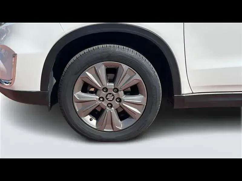 Usata Suzuki Vitara 129 CV (94 kW) 2020 Bianco SUV