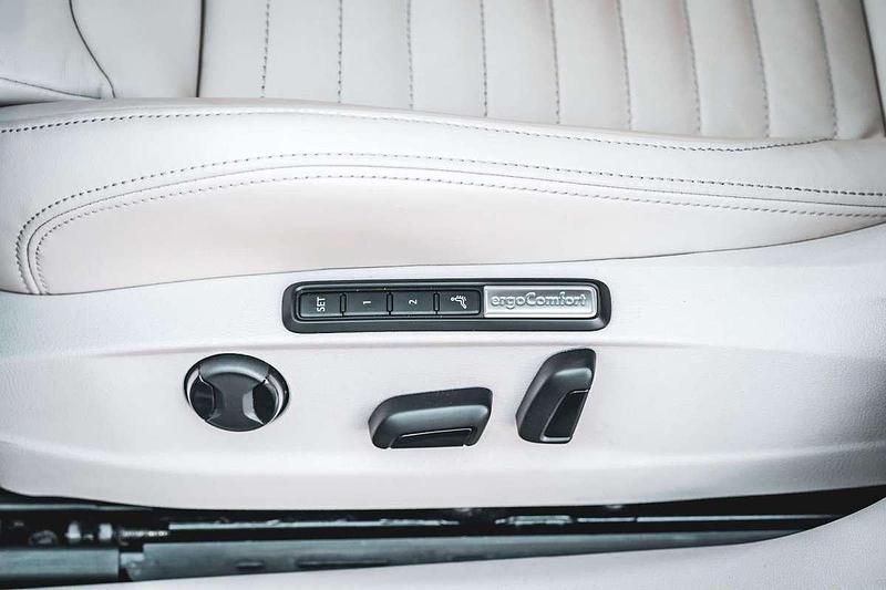 Usata VW Passat 190 CV (139 kW) 2019 Nero Station wagon