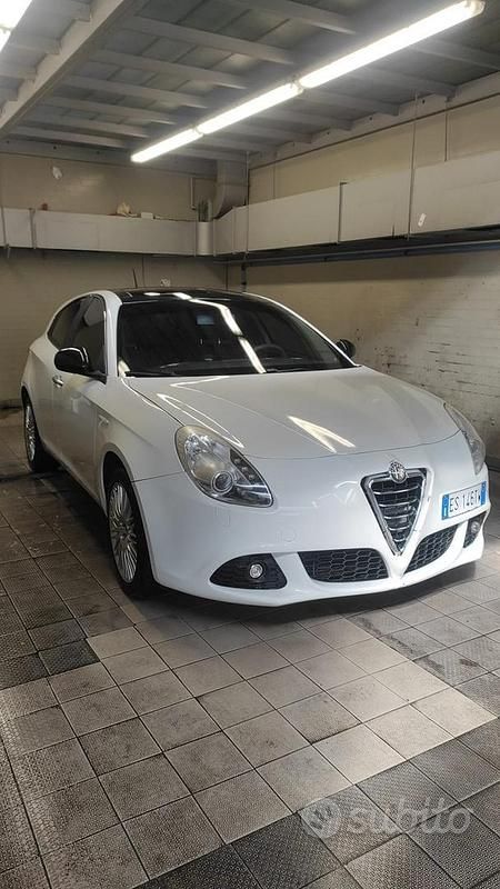 Usata 2013 Alfa Romeo Giulietta Tre volumi | 4500 € - Immagine 1/4