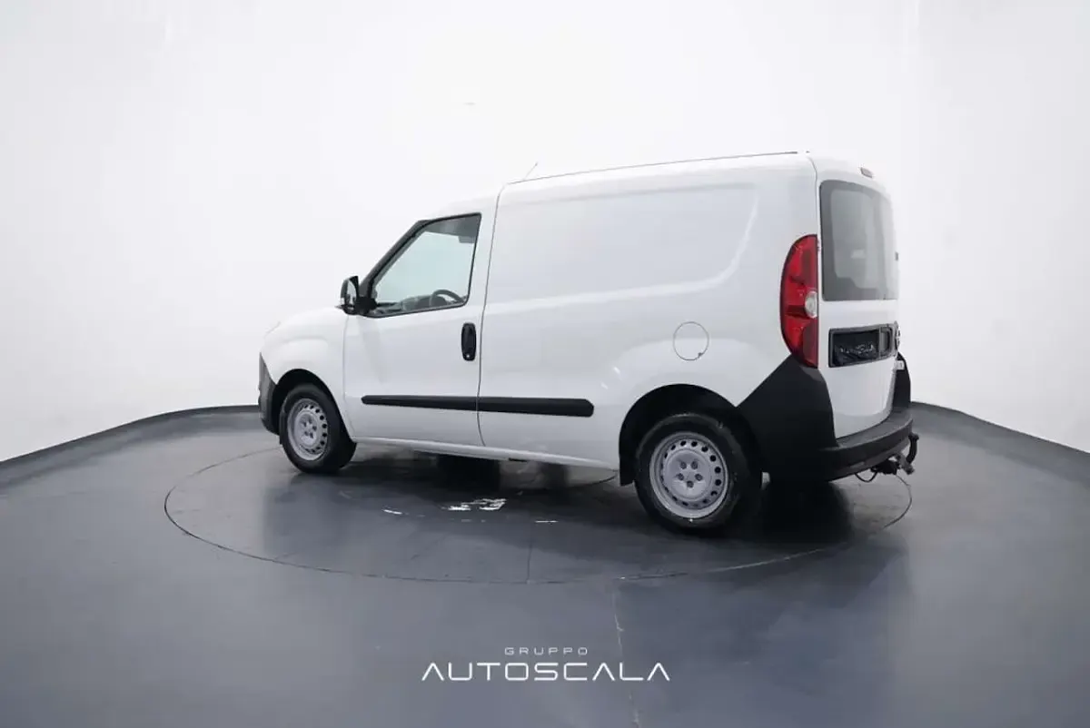 Usata Opel Combo 95 CV (69 kW) 2018 Bianco Monovolume