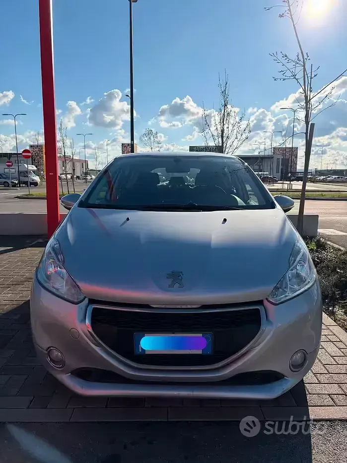 Usata Peugeot 208 2014 Grigio Utilitaria