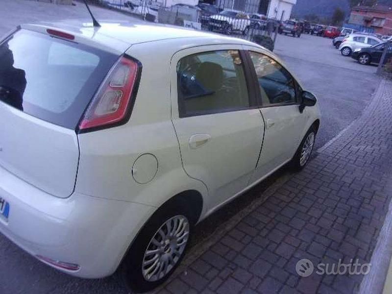 Usata Fiat Punto Easy 69 CV (50 kW) 2013 Bianco Utilitaria