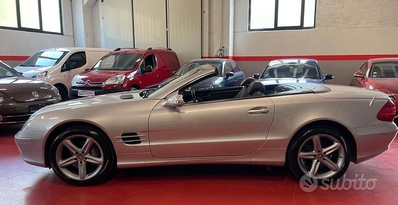 Usata Mercedes SL350 245 CV (180 kW) 2003 Grigio Cabrio