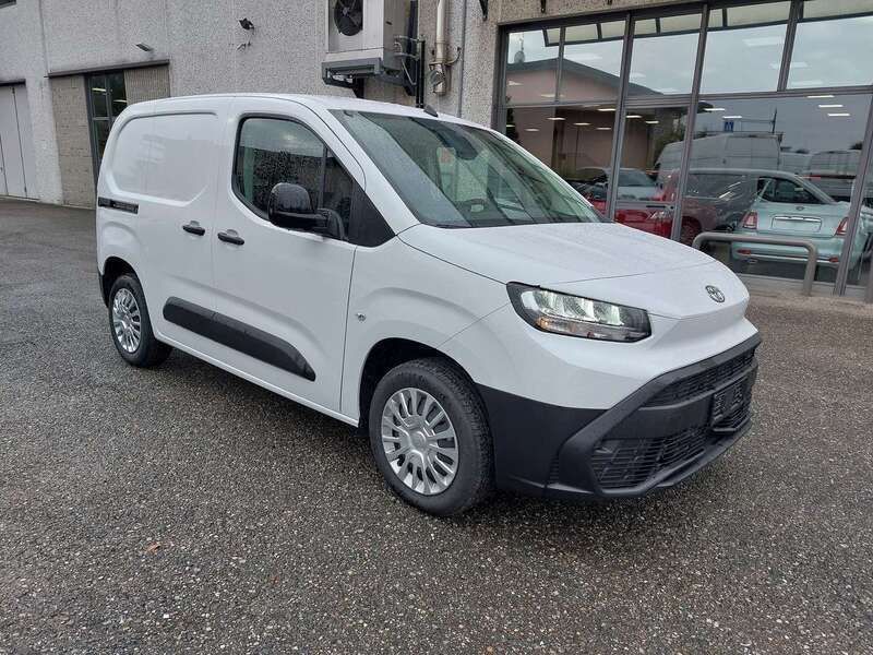 Usata Toyota Proace City City 102 CV (75 kW) 2024 Bianco Monovolume