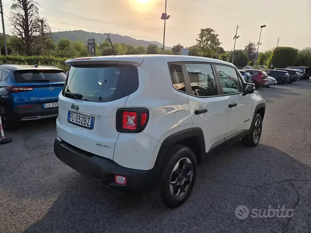 Usata Jeep Renegade Sport 120 CV (88 kW) 2017 Bianco SUV