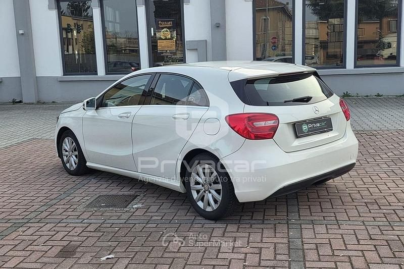 Usata Mercedes A180 109 CV (80 kW) 2015 Bianco Berlina
